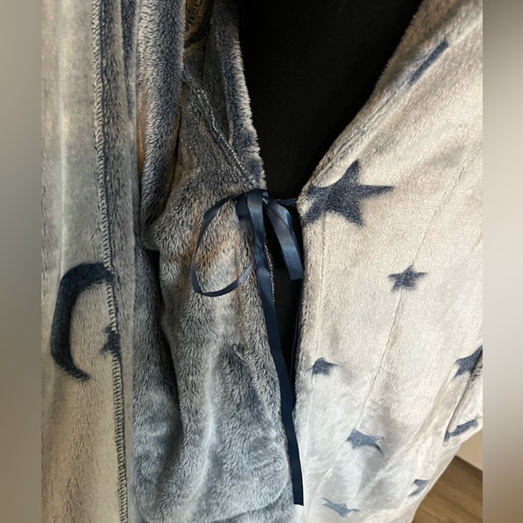 Starry Gray Robe - Picture 3 of 4